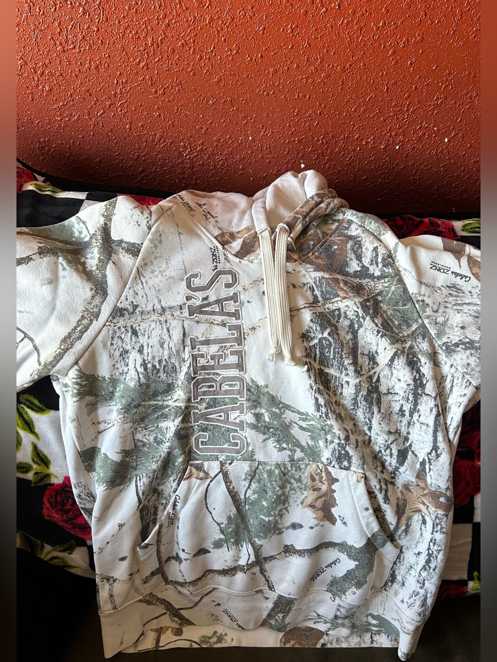 Cabela's White Realtree Camo Pullover Hoodie
